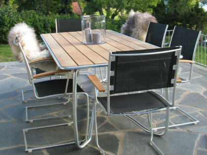 Spring Bord 220 & Textilenstolar
