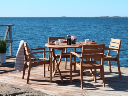 Teakgrupp Round fällbord & Capri karmstol