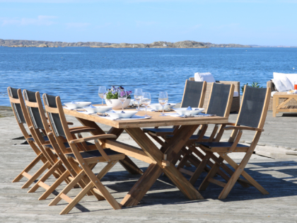 Teakgrupp Rustiko bord 220 & Air karmstol