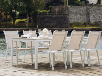 North Matbord och Vouge Karmstol Vit / Beige